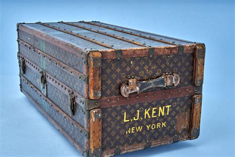 buy a Louis Vuitton trunk